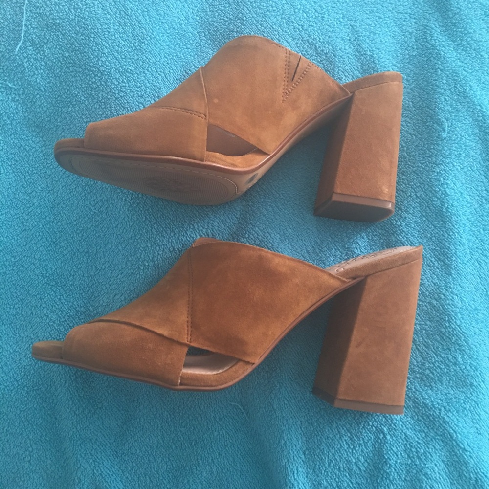 Suede slides